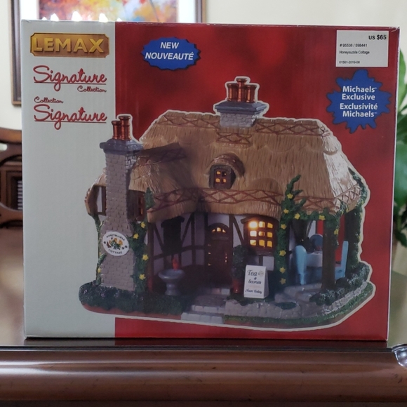 Lemax 'Honeysuckle Cottage' Christmas Village - Picture 1 of 8